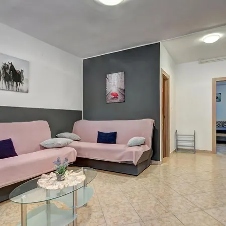 Apartament Lovely In Valbandon
