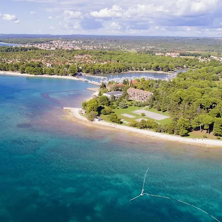 Mediterraneo Valbandon 아파트